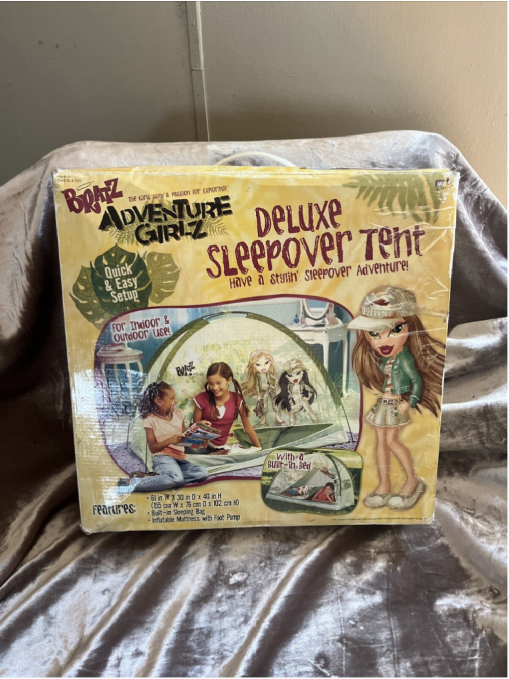 NEW IN THE BOX BRATZ Adventure Girlz Camping Tent Playset w BED Very RARE* SEE